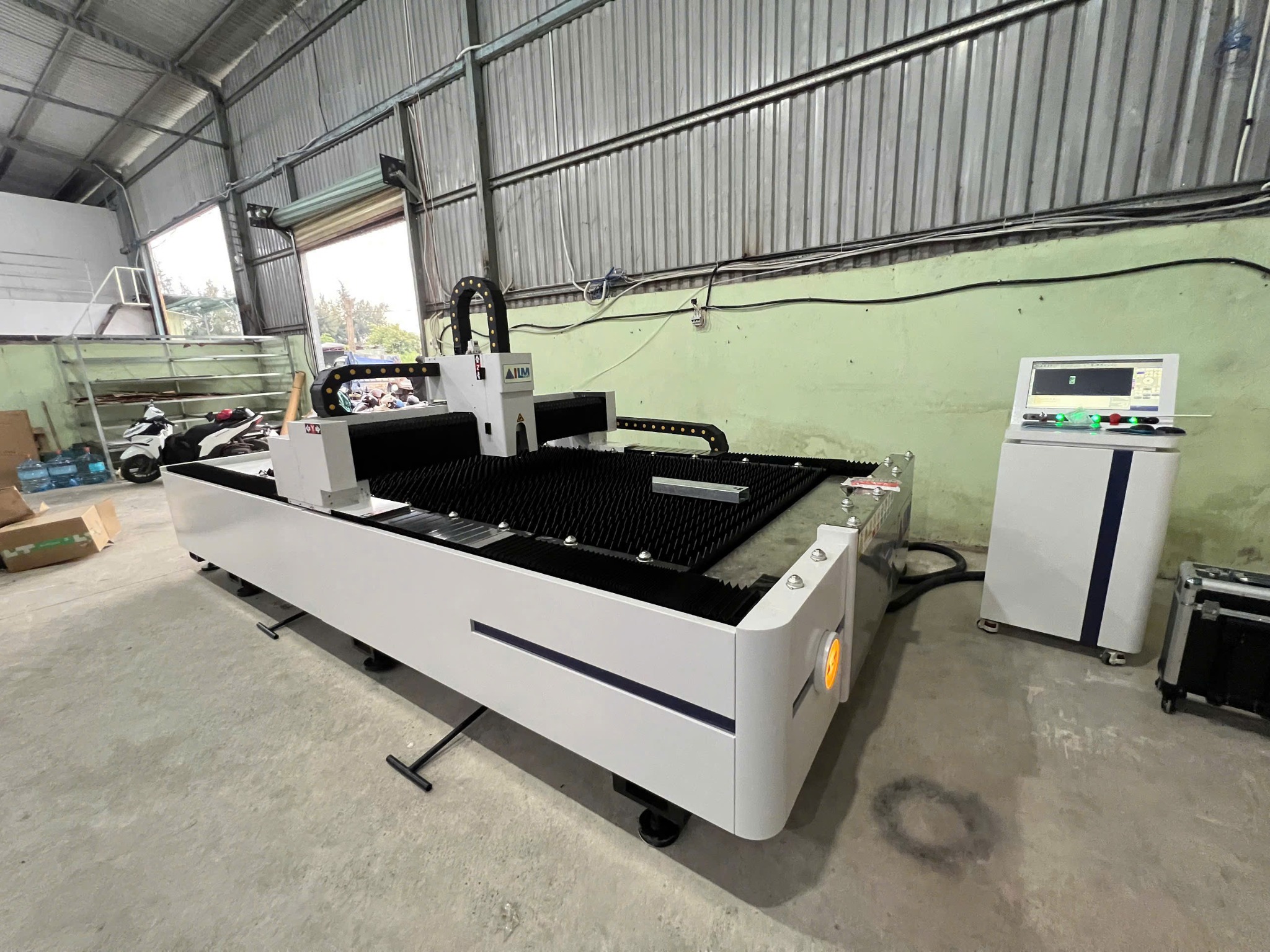 Thi công Fiber Laser, Laser CO₂, in UV phẳng & in khổ lớn cho HỆ THỐNG MÁY MÓC SẢN XUẤT TẠI XƯỞNG